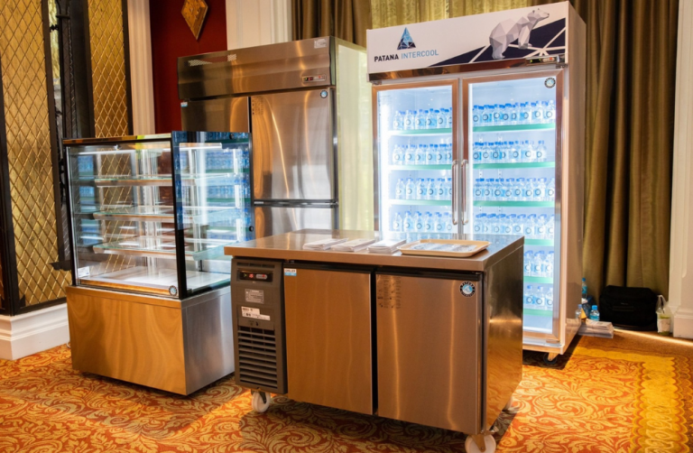 ตู้แช่เย็นพลังงานแสงอาทิตย์รักษ์โลก ประหยัดไฟลดคาร์บอน