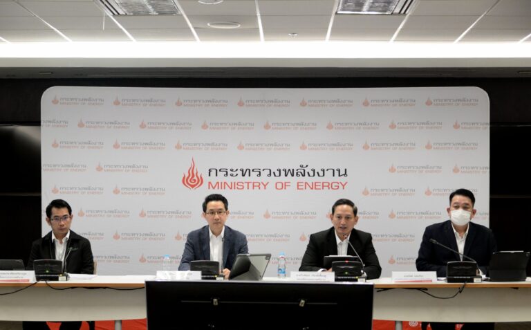 พลังงาน ติดตามสถานการณ์พลังงาน พร้อมชี้แจงทุกประเด็นข้อสงสัย วอนพรรคการเมืองนำเสนอนโยบายเพื่อความมั่นคงยั่งยืนระยะยาว