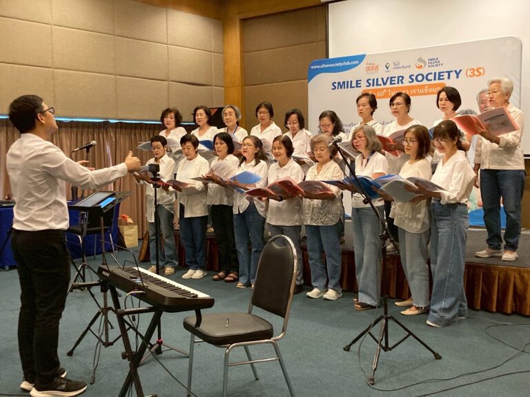 โรงพยาบาลวิมุต-เทพธารินทร์ ร่วมสร้างภูมิคุ้มกันให้สังคมสูงวัย ต่อยอดโครงการ Smile Silver Society ด้วยการเปิดตัว “คลับ 60⁺ ไม่เหงา เราแข็งแรง”