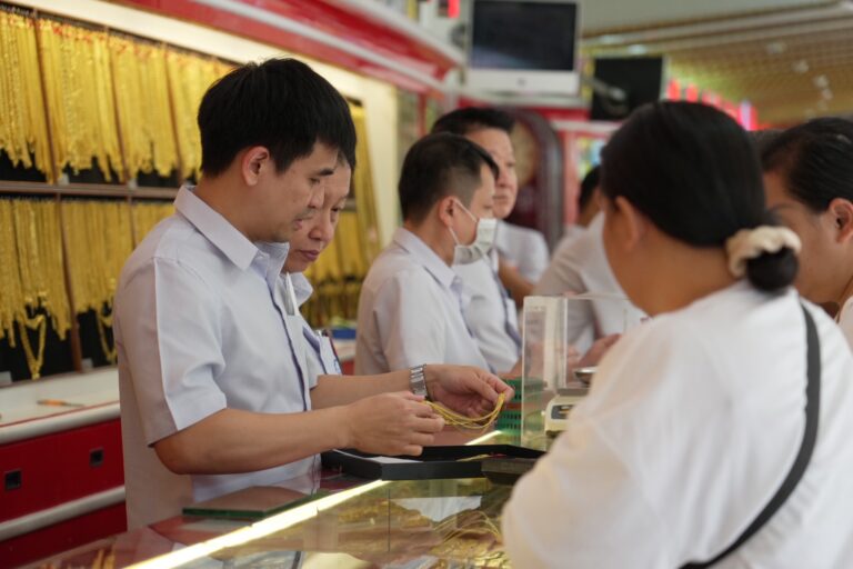 พาณิชย์ตรวจเข้ม คุมราคาตรุษจีน–เครื่องชั่งทอง พบสินค้าส่วนใหญ่ราคาลดลง