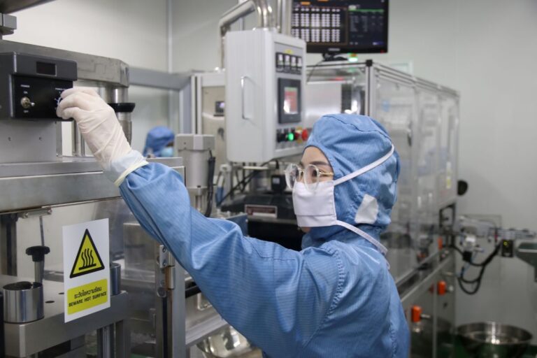 BLC ปรับทัพรับศึกภูมิรัฐศาสตร์! ลุยบริหาร API-สต็อกวัตถุดิบเข้ม ชูฐานะการเงินแกร่ง – หนี้ต่ำ  งัดโซลาร์ฟาร์มหั่นต้นทุน ดันเป้า ‘Green Factory’ เสริมความมั่นคงทางยาไทย