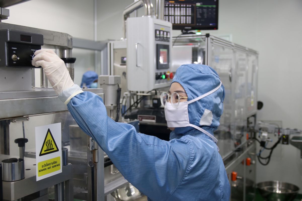 BLC ปรับทัพรับศึกภูมิรัฐศาสตร์! ลุยบริหาร API-สต็อกวัตถุดิบเข้ม ชูฐานะการเงินแกร่ง – หนี้ต่ำ  งัดโซลาร์ฟาร์มหั่นต้นทุน ดันเป้า ‘Green Factory’ เสริมความมั่นคงทางยาไทย